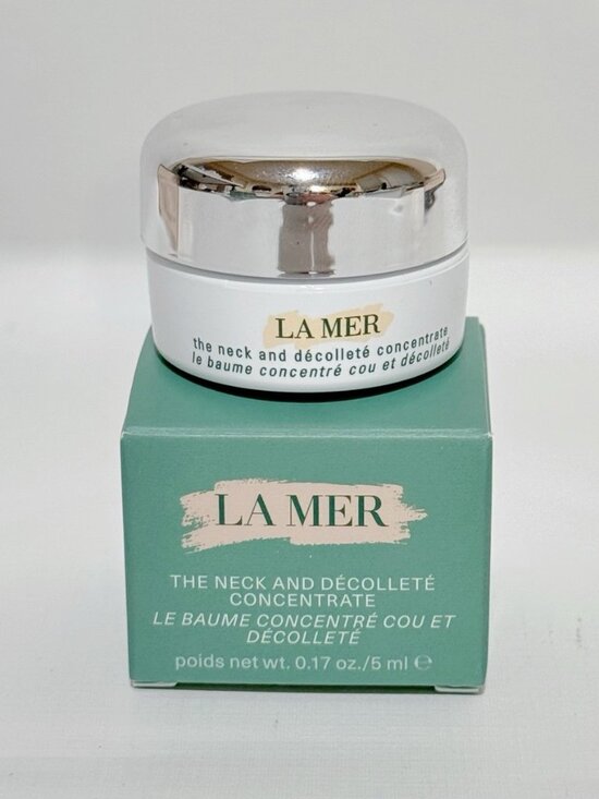 NIB LA MER The Neck and Décolleté Concentrate, 15mL - Picture 4 of 4